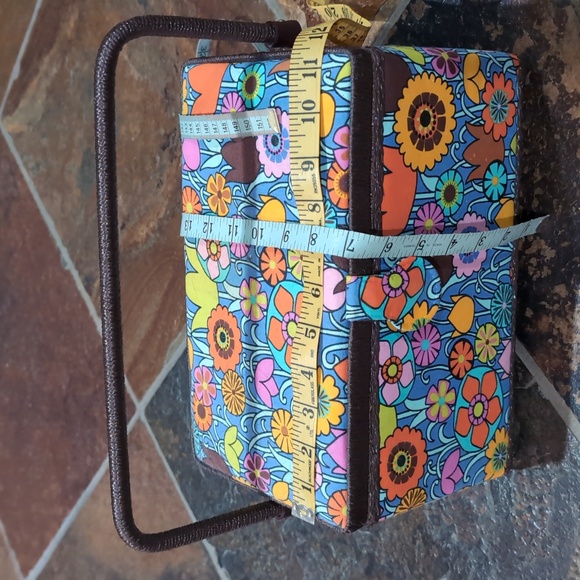 Vintage Hippie Boho Floral sewing basket with supplies - Picture 11 of 11